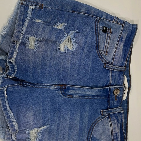 KanCan Denim - 3/$15 Kancan Distressed Blue Denim Shorts- size 7 Waist 27